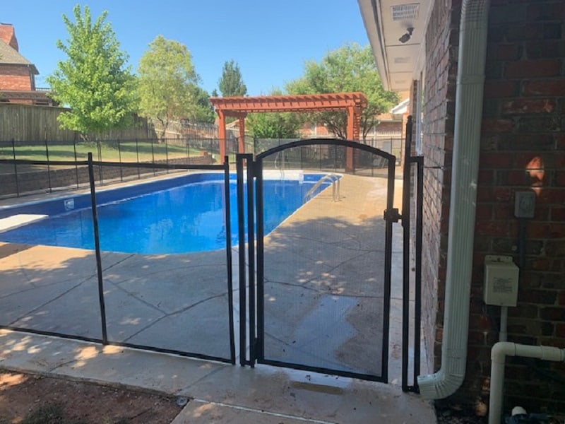 removable mesh pool fencing