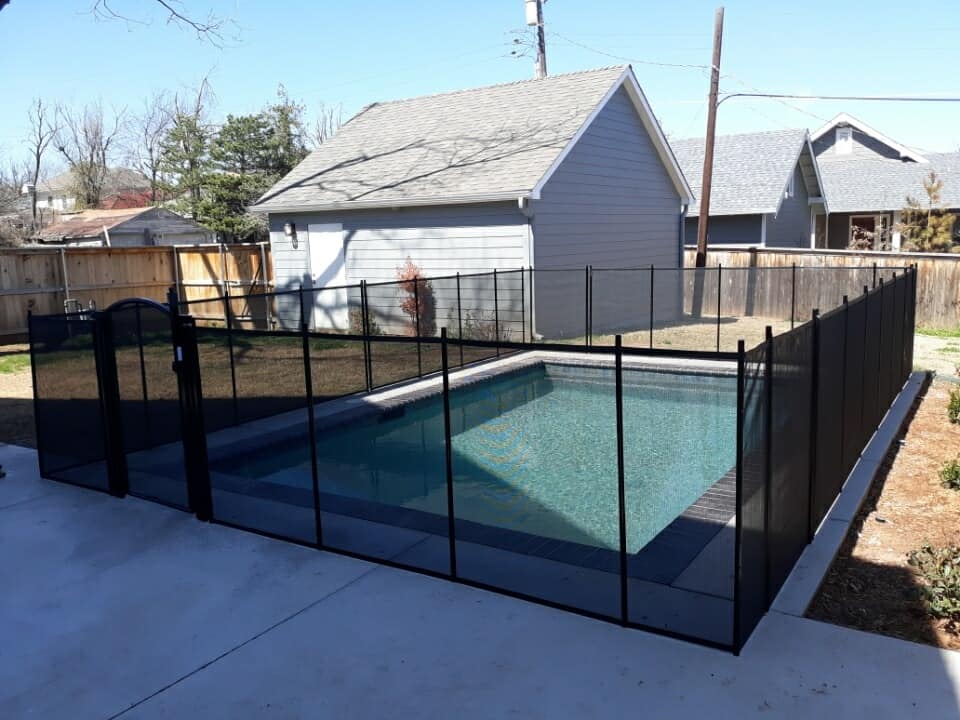 120 ft 4 ft tall mesh Life Saver pool fence installed - Steve C