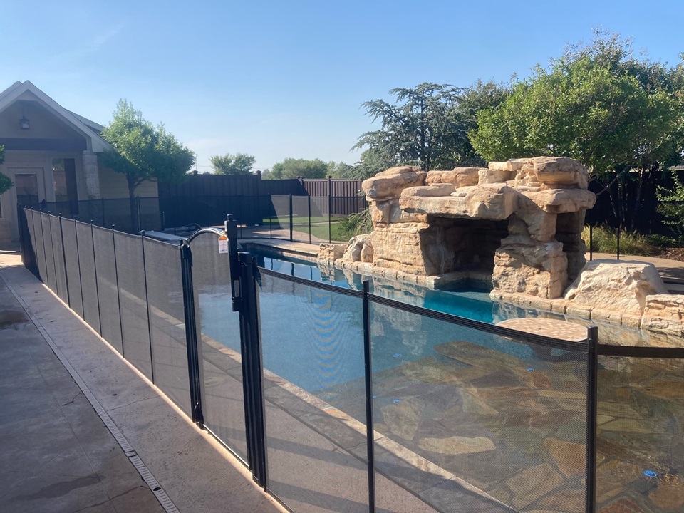 solid core Life Saver Pool Fence installed in Duncan, OK